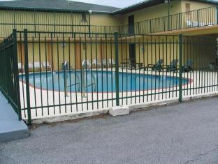 Ambassador Inn - image 2