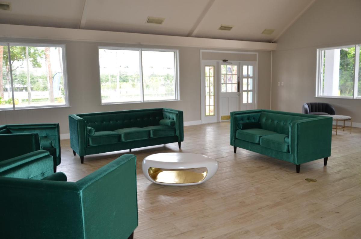 Altamonte Springs Hotel and Suites - image 3