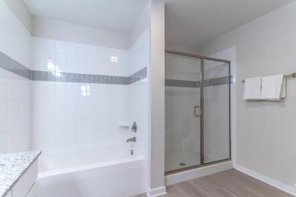4012 Vista Cay - image 27