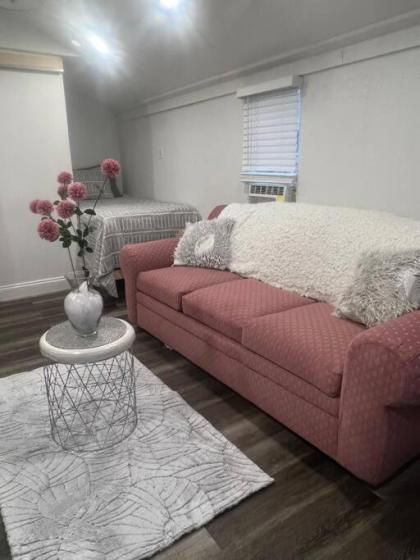 Luxury Lake View Studio Apartment - image 11