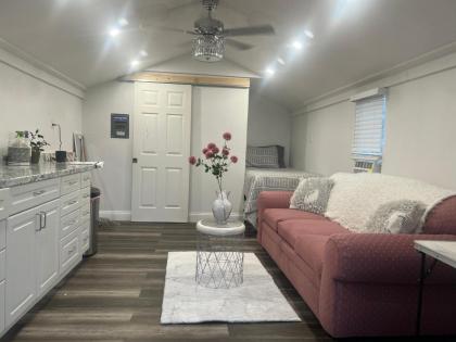 Luxury Lake View Studio Apartment - image 16