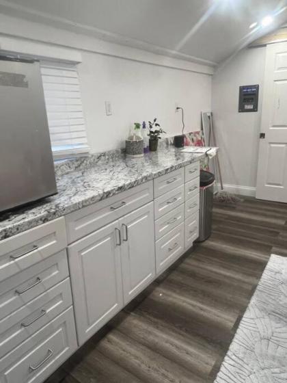 Luxury Lake View Studio Apartment - image 6