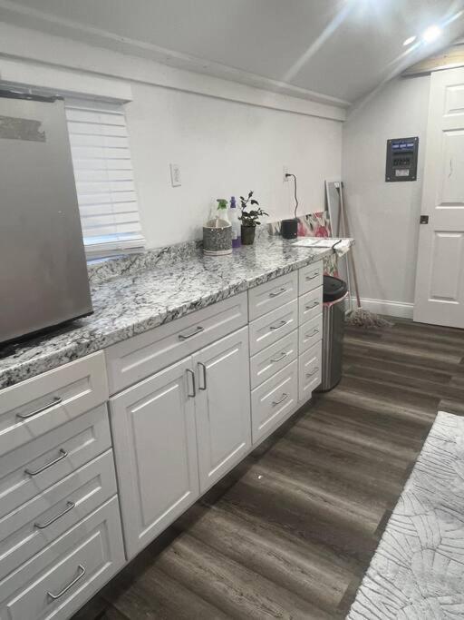 Luxury Lake View Studio Apartment - image 6