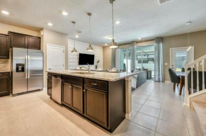 NEW 5 BDRM Windsor Island Resort - image 14