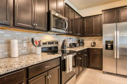 NEW 5 BDRM Windsor Island Resort - image 17