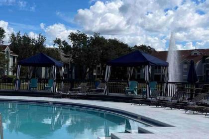 Lovely 2-bedroom rental unit with pool - image 4