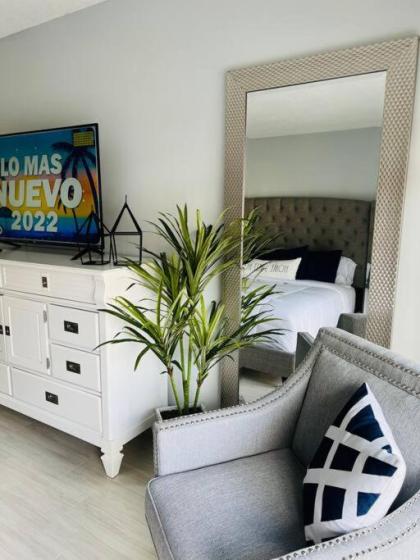 Entire 7beds luxury home Close to ALL attractions! - image 18