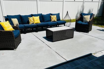 Entire 7beds luxury home Close to ALL attractions! - image 24