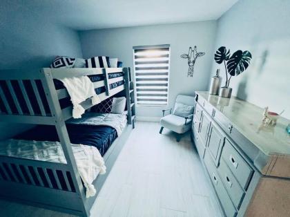 Entire 7beds luxury home Close to ALL attractions! - image 6