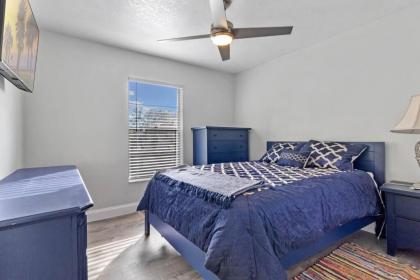 Theme Park Retreat 4BR near Universal Studios - image 10