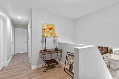 Theme Park Retreat 4BR near Universal Studios - image 17