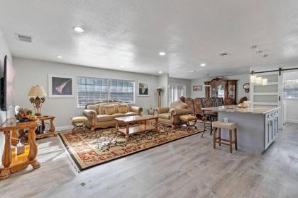 Theme Park Retreat 4BR near Universal Studios - image 3