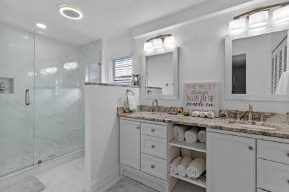 Theme Park Retreat 4BR near Universal Studios - image 4