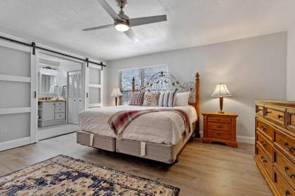Theme Park Retreat 4BR near Universal Studios - image 8