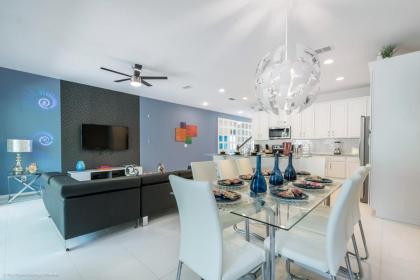 Solara Resort - 5 Bed 45 Baths TOWNHOME - image 8