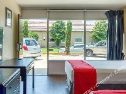 OYO Hotel Orlando South Orange Blossom Trail - image 12