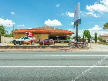 OYO Hotel Orlando South Orange Blossom Trail - image 23