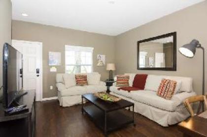 Bedrooms  2 Bathrooms  West Lucaya 3232 WA - image 3