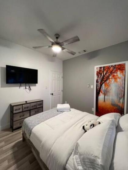 1st floor apt 3 bed/ 2 bath in downtown orlando - image 11