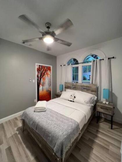 1st floor apt 3 bed/ 2 bath in downtown orlando - image 12