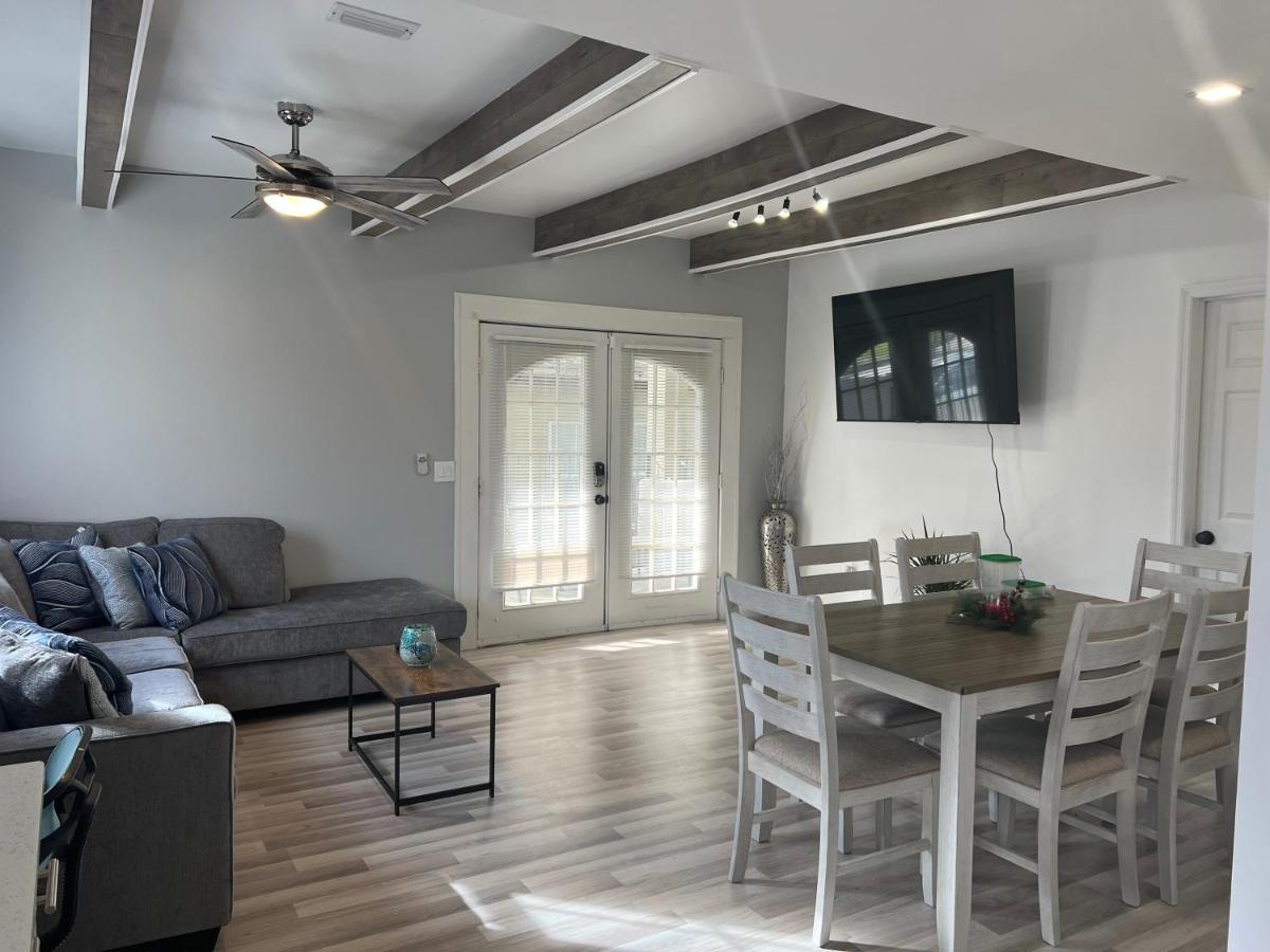 1st floor apt 3 bed/ 2 bath in downtown orlando - image 3
