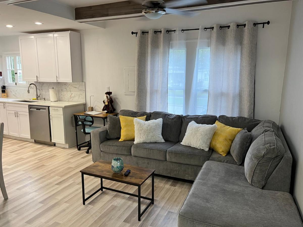 1st floor apt 3 bed/ 2 bath in downtown orlando - image 5