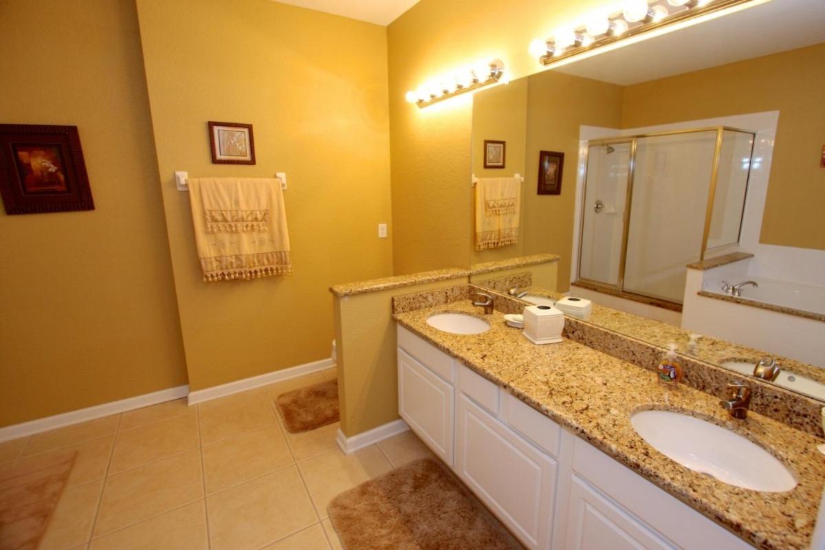 IT2437 - Vista Cay Resort - 3 Bed 3 Baths Condo - main image