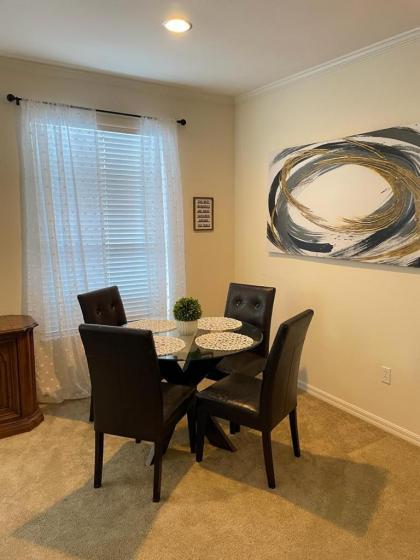 Relax and Unwind 2br 2ba King - image 5