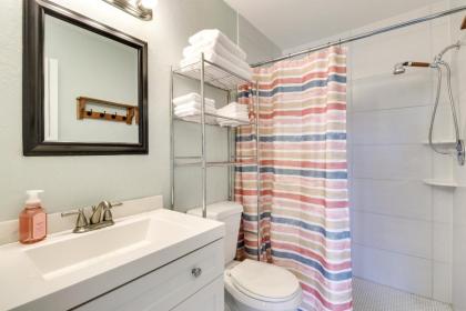 Pet-Friendly Orlando Home Near Hospitals - image 12
