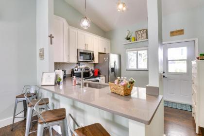 Pet-Friendly Orlando Home Near Hospitals - image 6