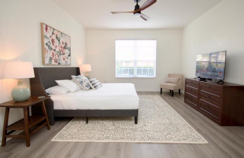 NEW! Vista Cay Luxury Mirage condo - image 3