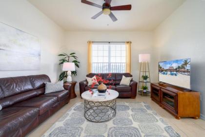 Pool View Penthouse condo - image 7