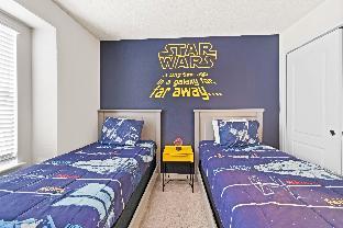 Luxury  5 BR Close to Disney  w/pool - image 2