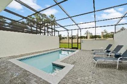 Luxury  5 BR Close to Disney  w/pool - image 3
