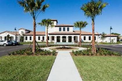 Luxury  5 BR Close to Disney  w/pool - image 5