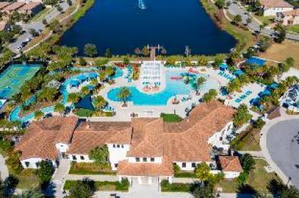 Amazing 5BR Private Pool Lakeview Near Disney - image 5