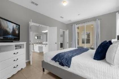 Bedrooms  3.5 Bathrooms  Windsor Palms 8017 KP - image 10