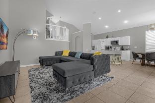 Bedrooms  3.5 Bathrooms  Windsor Palms 8017 KP - image 3