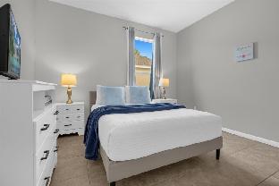 Bedrooms  3.5 Bathrooms  Windsor Palms 8017 KP - image 5