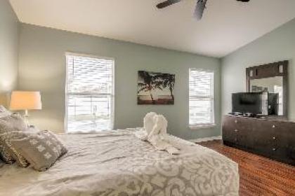 Amanda's Cozy Clear Creek Vacation Home - image 11
