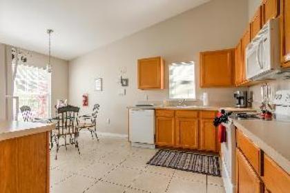 Amanda's Cozy Clear Creek Vacation Home - image 14