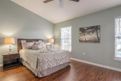 Amanda's Cozy Clear Creek Vacation Home - image 2