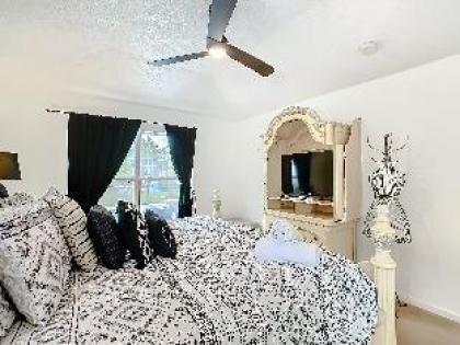Cristine's Seasons Vacation Home - image 10