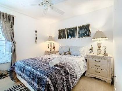 Cristine's Seasons Vacation Home - image 14