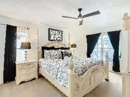 Cristine's Seasons Vacation Home - image 9