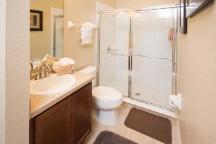 Ken's West Haven Vacation Home - main image