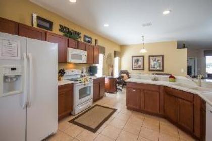 Ken's West Haven Vacation Home - image 10