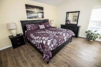 Kevin's Highgate Park Vacation Home - image 2