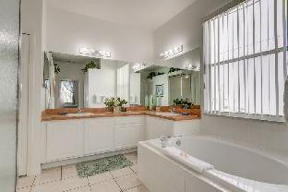 William's Calabay Parc Vacation Home - image 17