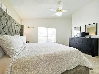 Bloomingdale Villa - image 18